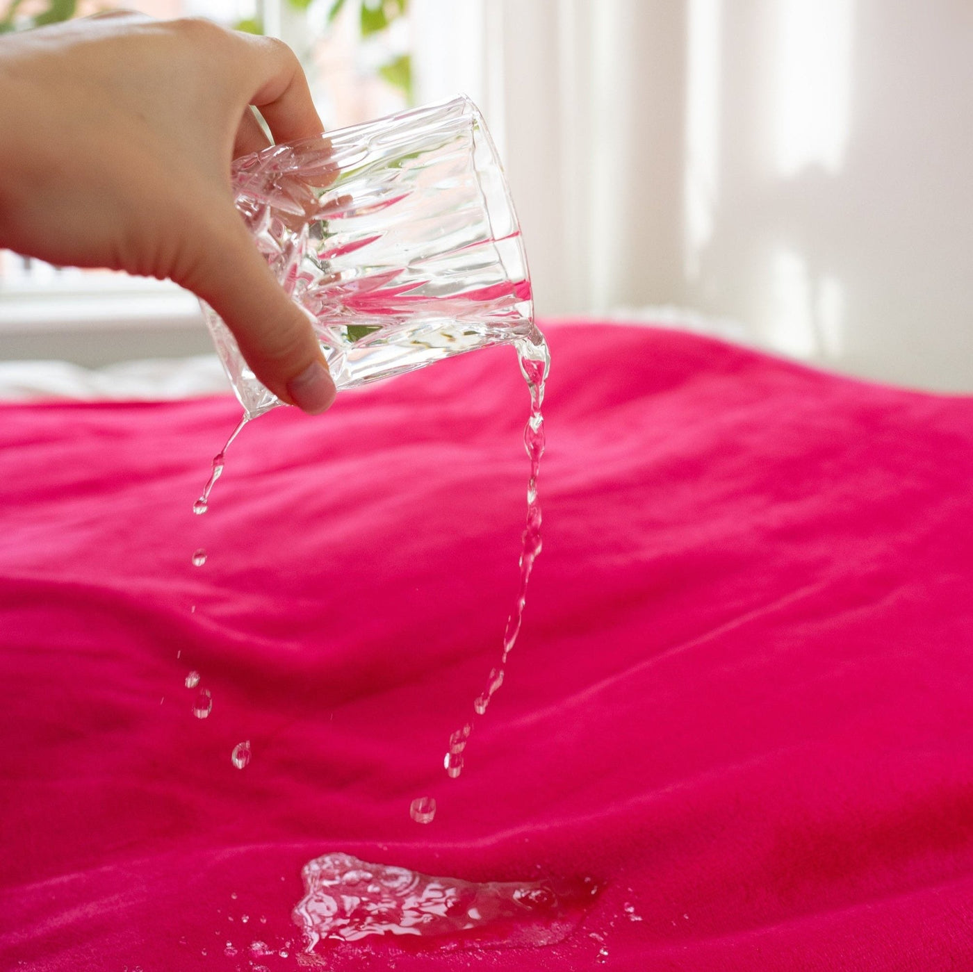 Waterproof Goddess Blanket™ – Hot Pink