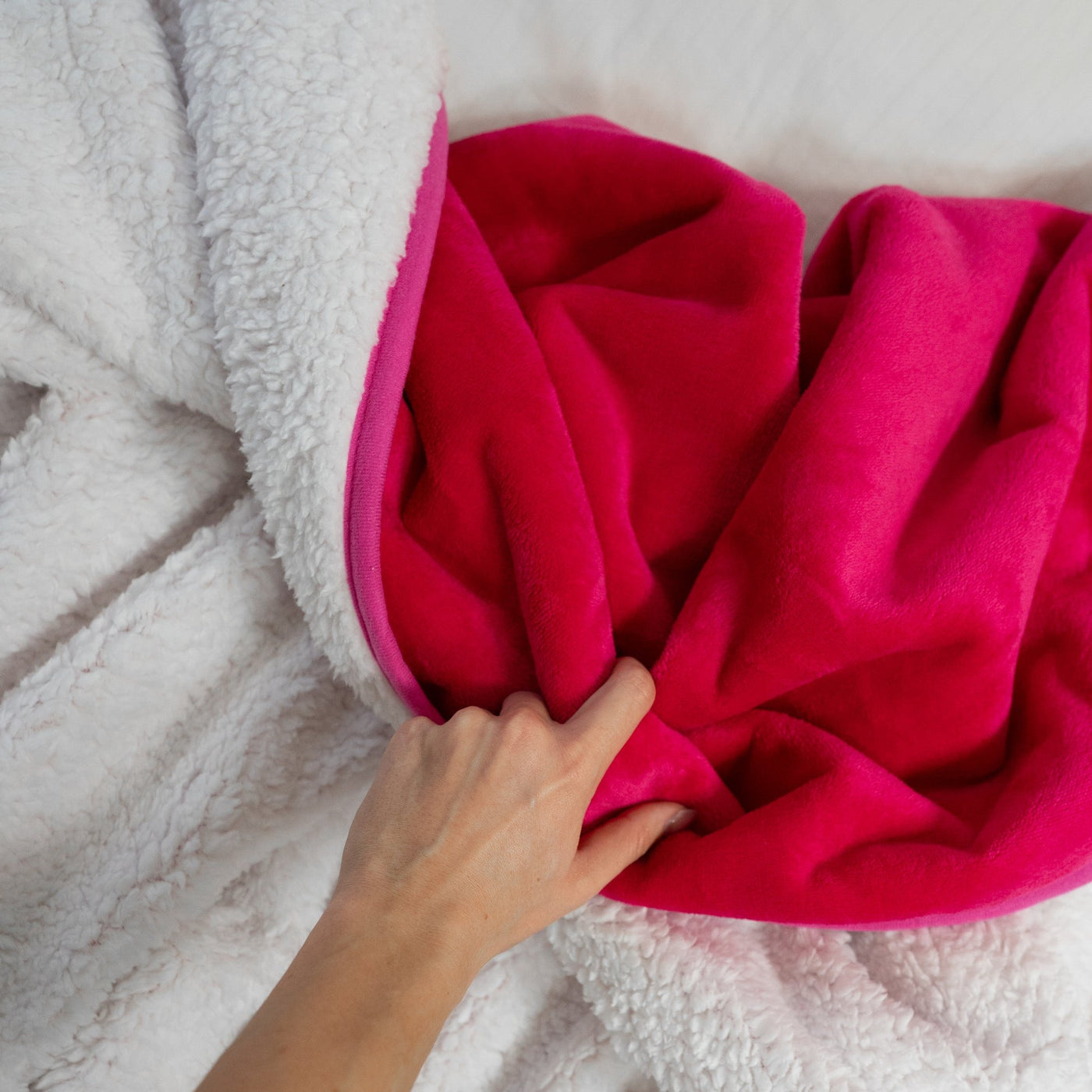 Waterproof Goddess Blanket™ – Hot Pink